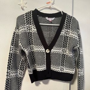 No boundaries Junior cropped plaid cardigan sweater